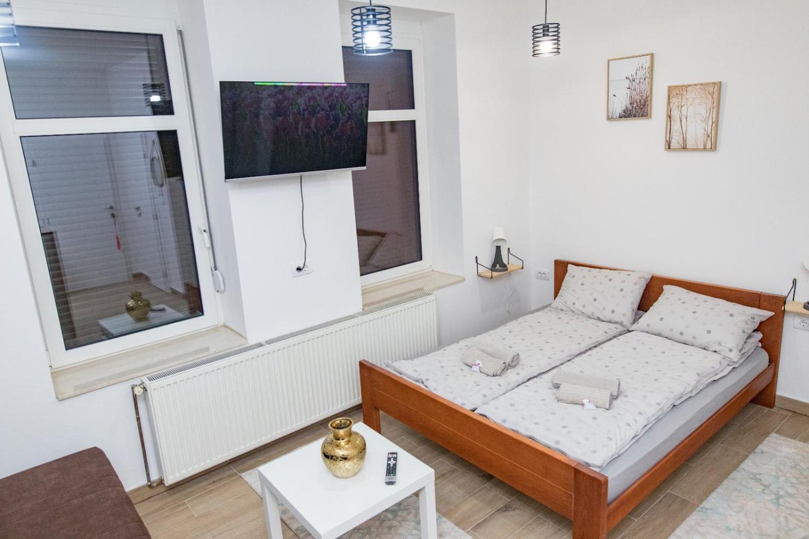 Charm Apartment-Top Location-City Center サラエヴォ エクステリア 写真